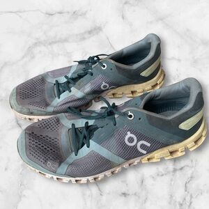 On Running Gray and Teal Sneakers Women’s 9